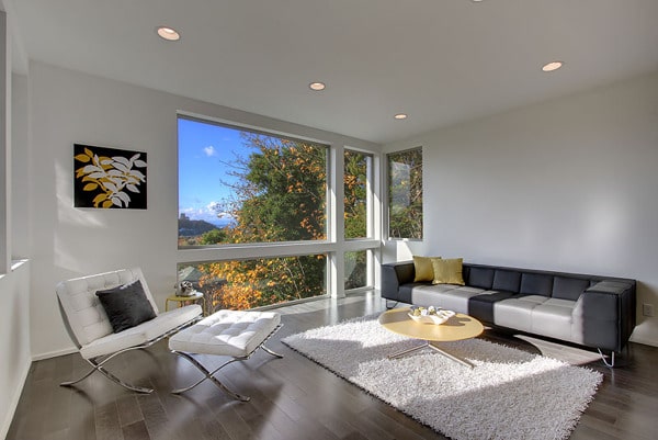 10 Home Staging Tips.Accent Color